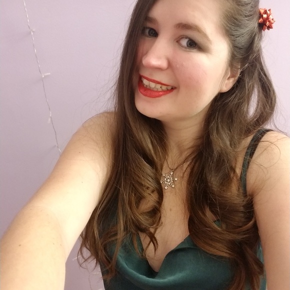 Meet your Posher, Jessica - Picture 1 of 1